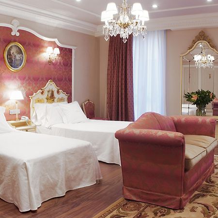 珍珠大酒店 潘普洛纳 客房 照片
